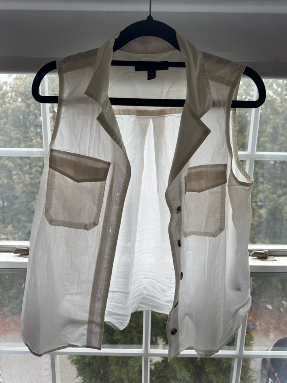 Banana Republic White Top 100% cotton
